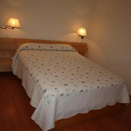 Turisticos La Pena Banos De Montemayor